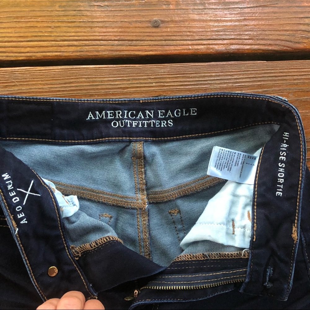 AE Hi-Rise Shortie dark wash shorts size 4 - Picture 5 of 7